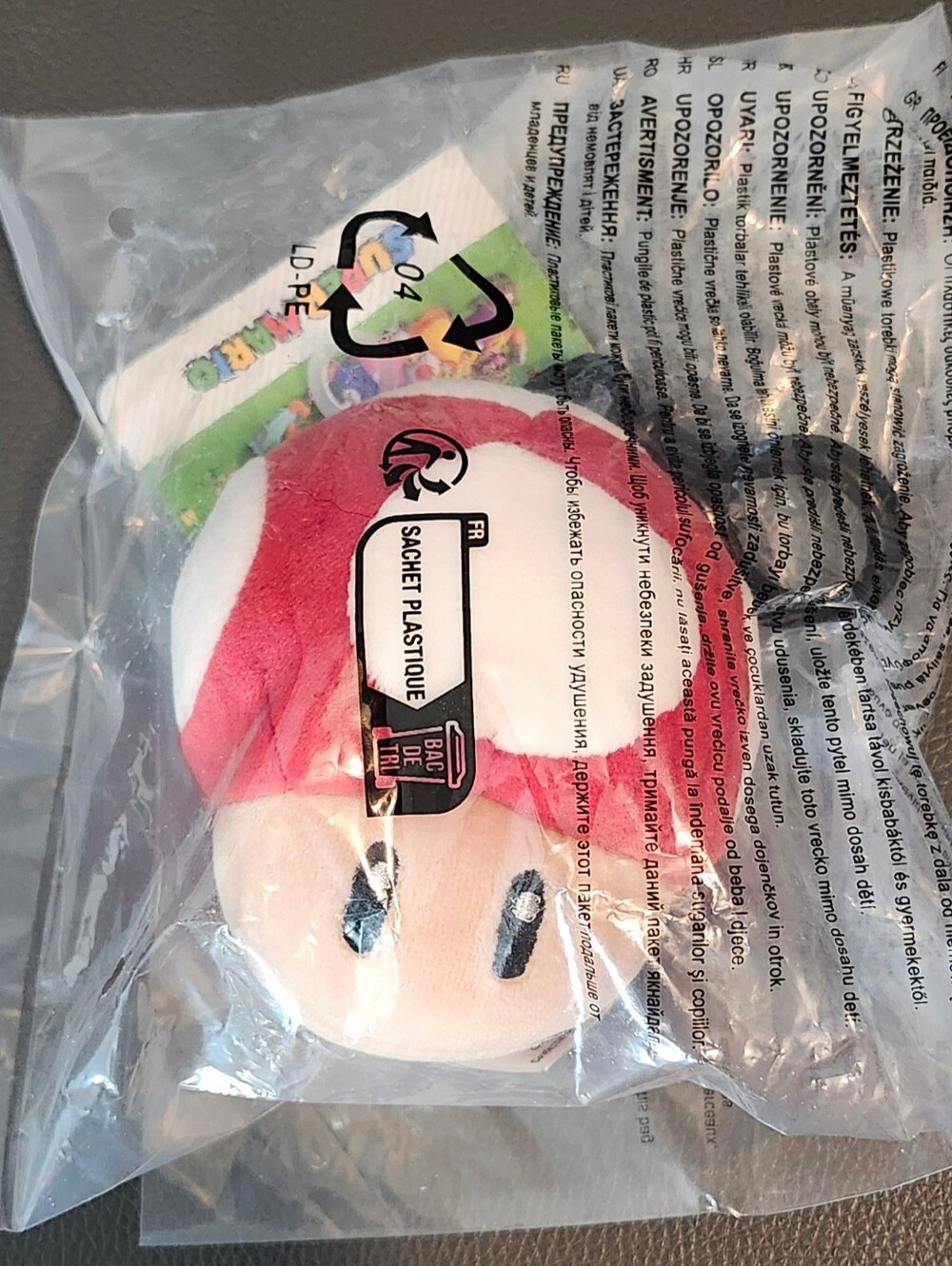Club Mocchi Mocchi Super Mario Mushroom Plush Clip On Keychain
